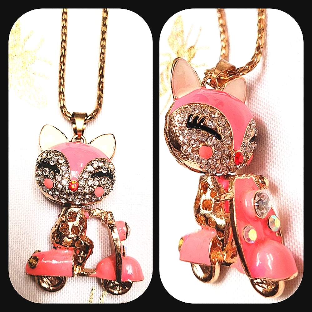 💖😻💖BETSY JOHNSON KITTY NECKLACE💖😻💖